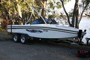 Centurion sport open bow ski/wake boat. {like malibu mastercraft tige nautique}