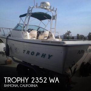 2000 Trophy 2352 WA