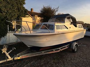 NORMAN CONQUEST TWIN CABIN CRUISER + YAMAHA 9.9HP OUTBOARD