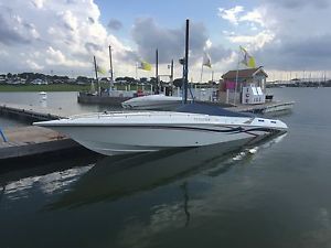 2005 Fountain Powerboat