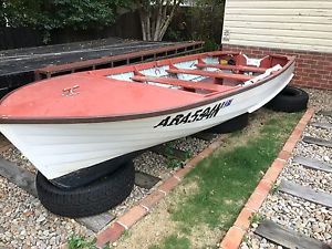 4.6m wooden boat in very good condition rego and ready for use.