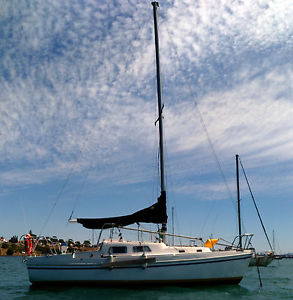 27ft Columbia Yacht with Mooring in Geelong