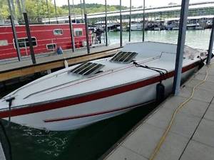 1987 Wellcraft Scarab Panther Cigarette Speedboat