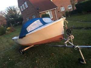 16ft LAUNCH OPEN FISHING BOAT AND TRAILER