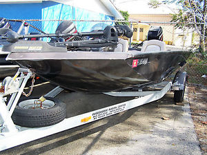 2005 Triton Aluminum Boat