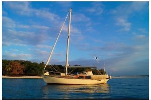 Herreshoff H28 sailboat yacht fibreglass