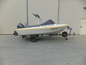 FLIGHTCRAFT 4.75 FISHERMAN  FISHING BOAT. YAMAHA 90 HP OUTBOARD DUNBIER TRAILER.