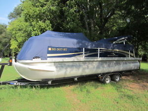 2011 Bennington 24SLI Tritoon boat