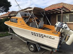 BOAT HALF CABIN SWIFTCRAFT