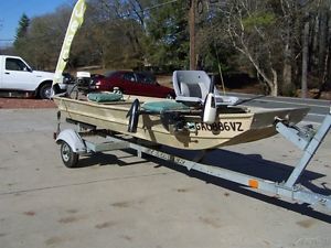 2004 Fisher Marine JON Boat & Trailer Gas Power & Trolling Motor