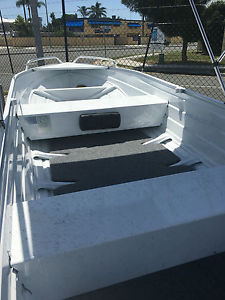 Boat QUINTREX 370  FISHING BOAT tender/ finishing. motor boat