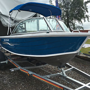 BOAT Quintrex 420 eatery Fishing boat, day boat, hire boat, speed boat