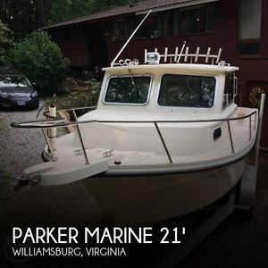 2004 Parker Marine 2120 Sport Cabin