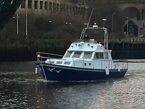 40 foot steel motor cruiser  possible live aboard with commercial Potential