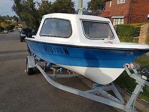 Fishing Boat Half Cabin Yamaha engine Perfect condition Easy boat