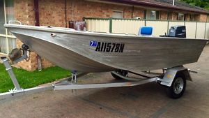 Quintrex hornet 435 trophy with yamaha 40hp for fishing or cruising 14ft boat