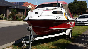 BOAT HALF CABIN