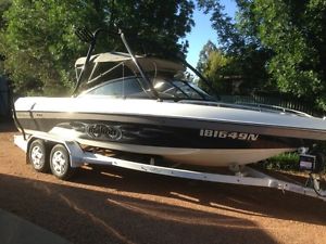 Malibu Wakesetter VLX 2004 - 340hp Monsoon Motor- Wakeboard or Ski