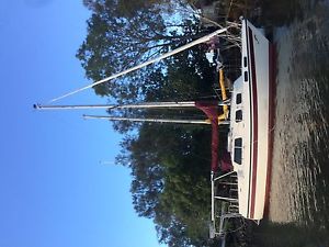 25 foot roberts sailing boat