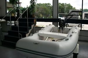 8' 2014 Walker Bay 270 w/ Four Stroke 8HP Tohatsu