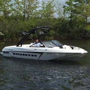 2016 Malibu Wakesetter 20 VTX