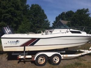 1989 Larson Ind DC-228 International Fishing Boat w/ Trailer