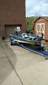 1986 Hydra-Sports Fiberglass Bass Boat