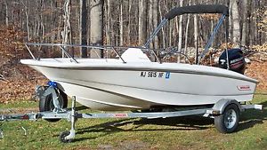 BOSTON WHALER 150 SS 2013 CERTIFIED 32.4 HOURS ABSOLUTELY  AS NEW