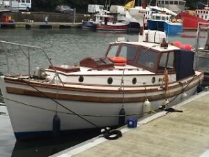 30ft VINTAGE MOTOR  BOAT **REDUCED PRICE***