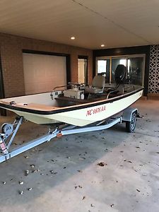 1972 Boston Whaler 13 with Evinrude 30hp 2 Stroke