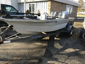 1986 Tuffy 17' Musky Fishing boat 90 Hp Evinrude runs great!!