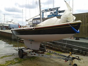 SARO Scimitar 21 Laurent Giles Open day boat. Fin keel, sailing boat One design.