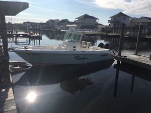 2006 Everglades 260 center console