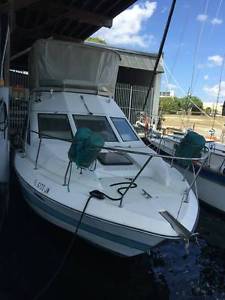 1993 Bayliner 3058