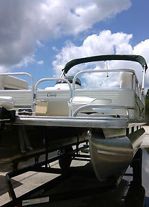 2010 Tracker 20 Party Barge    NO RESERVE