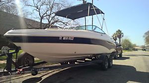 1998 Caravelle 21' Ski / Wakeboard Boat