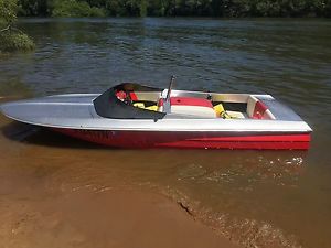 Clinker ski boat 308 v8 engine. Registered + Trailer