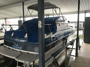 1988 Bayliner Sierra - EXCELLENT CONDITION - LIFT and TRAILER INCLUDED