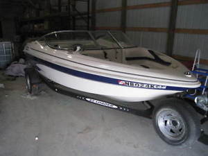 1999 Glastron 17' SX175 boat w/ EZ Loader Trailer