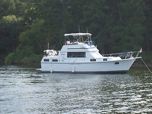 1986 Carver Yacht 3607 Aft Cabin