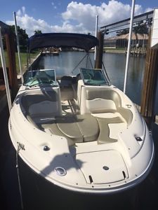 2007 Sea Ray 220 Sundeck