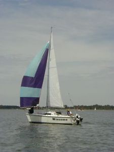 1987 Hunter 23 sailboat and trailer - good condition - many sails and upgrades