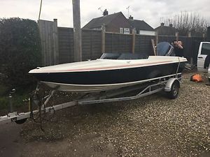 Phantom 16ft Speedboat and Outboard Yamaha V4 130hp, Bramer Trailer