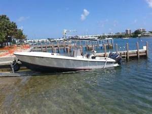 1996 Contender Center Console (25 Ft) twin v6 150 yamahas