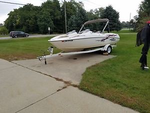 1999 Yamaha LS 2000 Jet boat