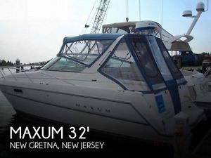 1997 Maxum 3200 SCR Express Cruiser