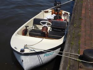 ROMANY 12 DINGHY, FOLDING SEATS, REMOTE CONTROLS, 4HP MARINER AND TRAILER