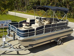 2016 MISTY HARBOR 225 Center Console Adventrure