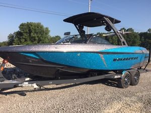 2016 Malibu Wakesetter 25 LSV