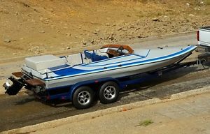 1979 SKI/SPEED BOAT with GALE BANKS TWIN TURBO 350/260 GM / MERCRUISER...NICE